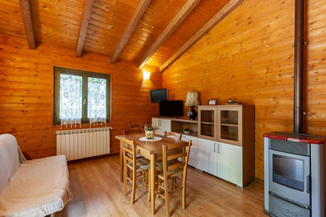 Villaggio Anemone - Chalet Anemone Capanne di Sillano Luaran gambar